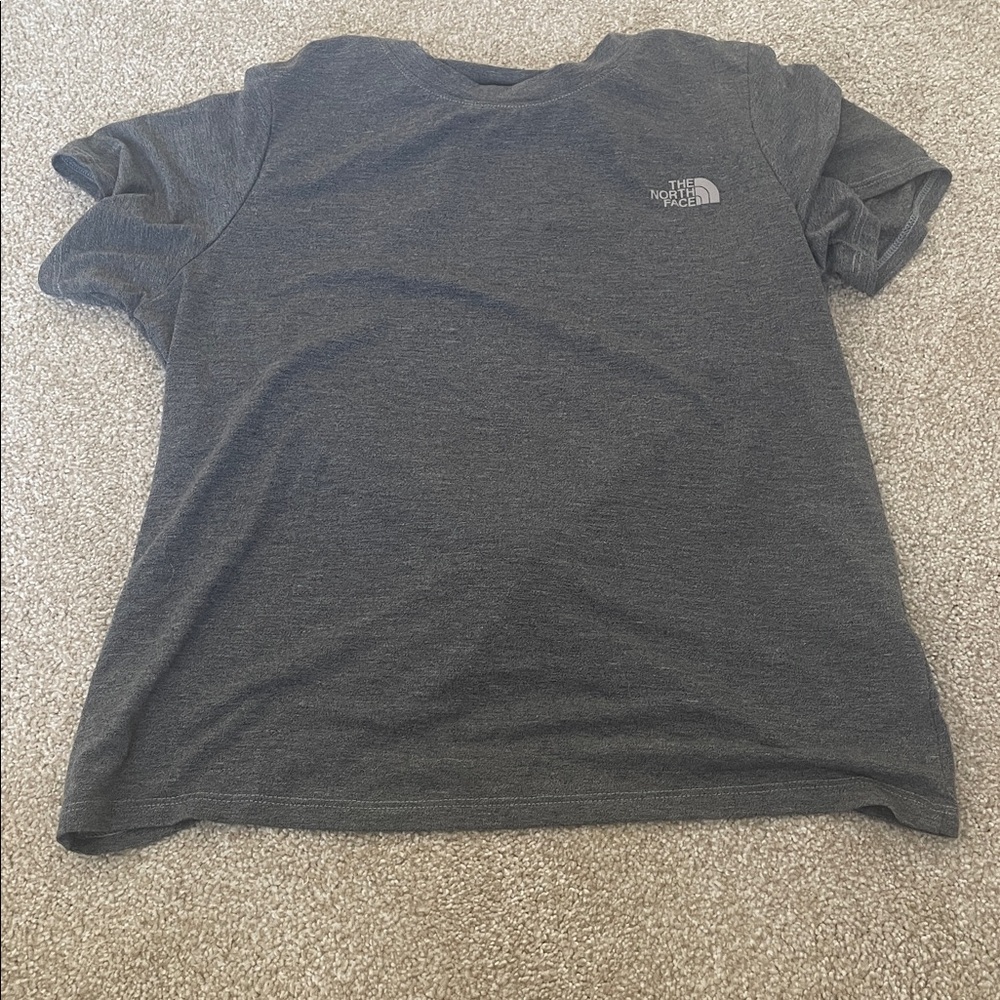 Women’s North Face top